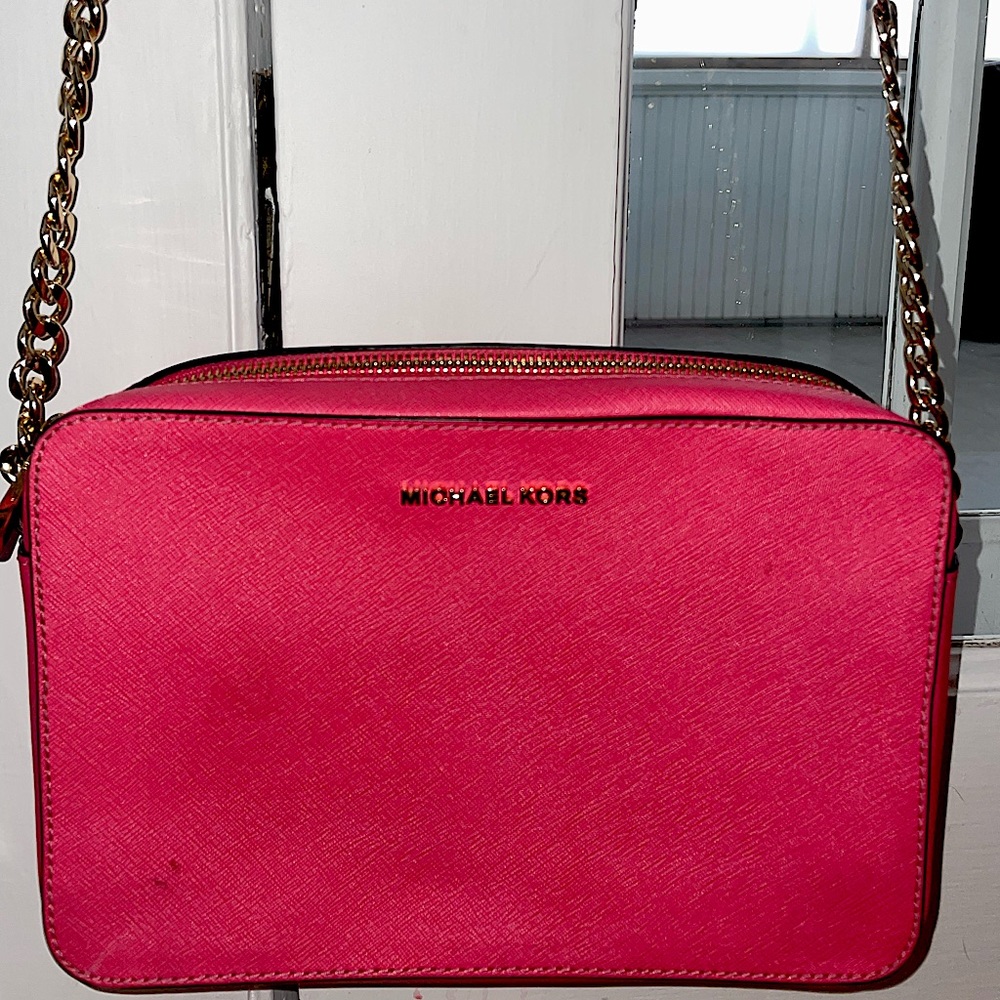 Micheal Kors Pink Crossbody purse